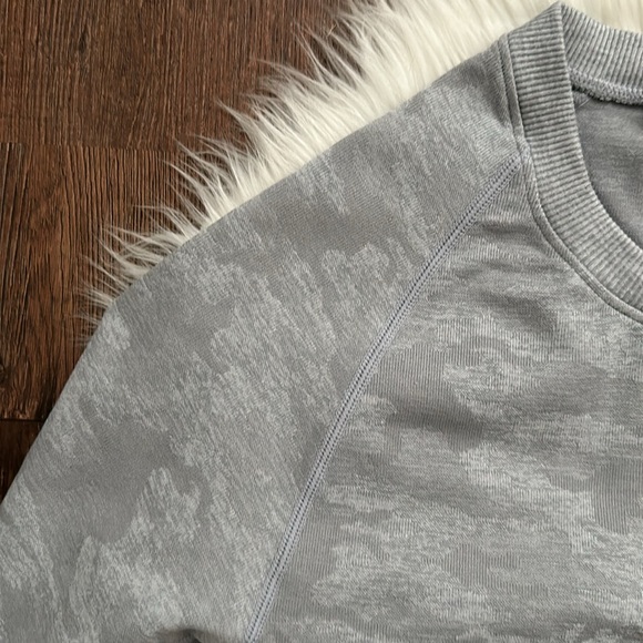 ✨GYMSHARK | OG Camo Crop Top | Grey | Size L - Picture 5 of 10